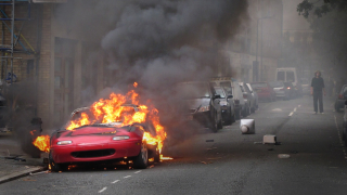 London’s burning (and so is this Miata)